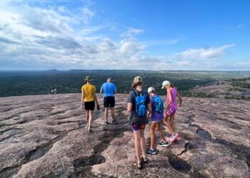 ENCHANTED ROCK: THE ULTIMATE DAY TRIP TO FREDERICKSBURG, TEXAS